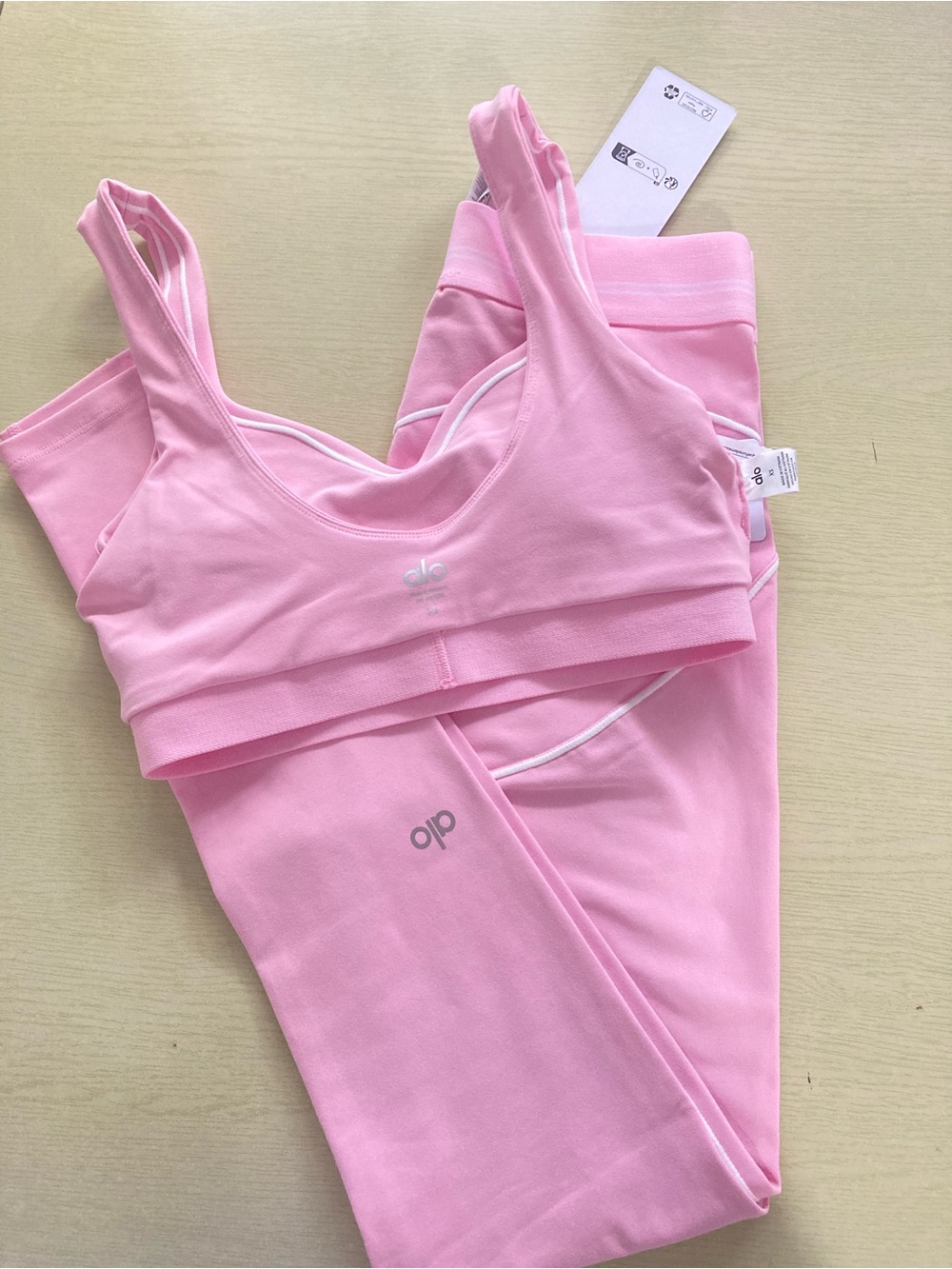 ALO Yoga Pink Seam-Trim Sports Bra & Leggings Set - Picture 5 of 5